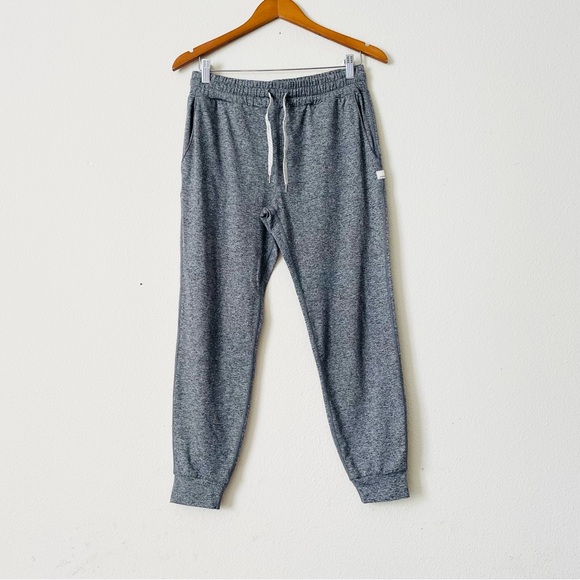 Vuori SMALL Performance pocketed 7/8 length jogger in...